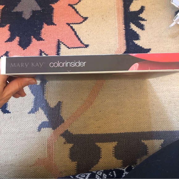 Mary Kay Color Insider Book - Picture 2 of 2